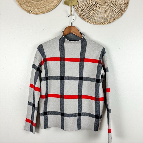 Tahari Sweaters - TAHARI Knit Plaid Turtle Neck Checkered Pattern Sweater